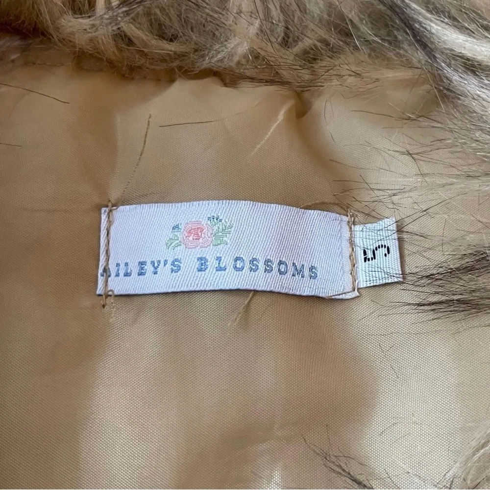 Bailey’s Blossoms - Faux Fur Vest - Size: 5